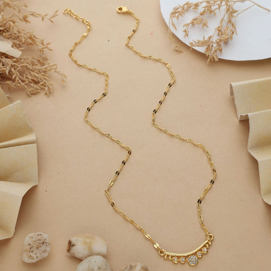 Anzu Demifine Dainty Necklace | Floral Cluster Pendant