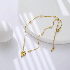 Golden Heartbeat | Luxe Minimalist Pendant Necklace
