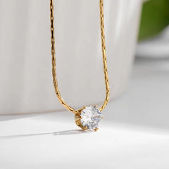Solitaire Glow | Classic Gold Pendant with Sparkling Zircon Center
