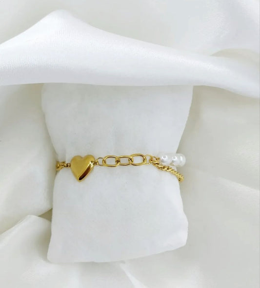 Heart of Gold & Pearls Bracelet | Elegant Gold Chain with Heart Charm and Lustrous Pearls