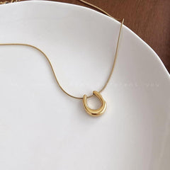 Soleil Curve Pendant | Gold-Plated Elegance