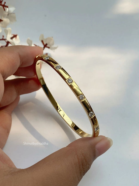 Exquisite Gold Bracelet | Stunning Embellishments