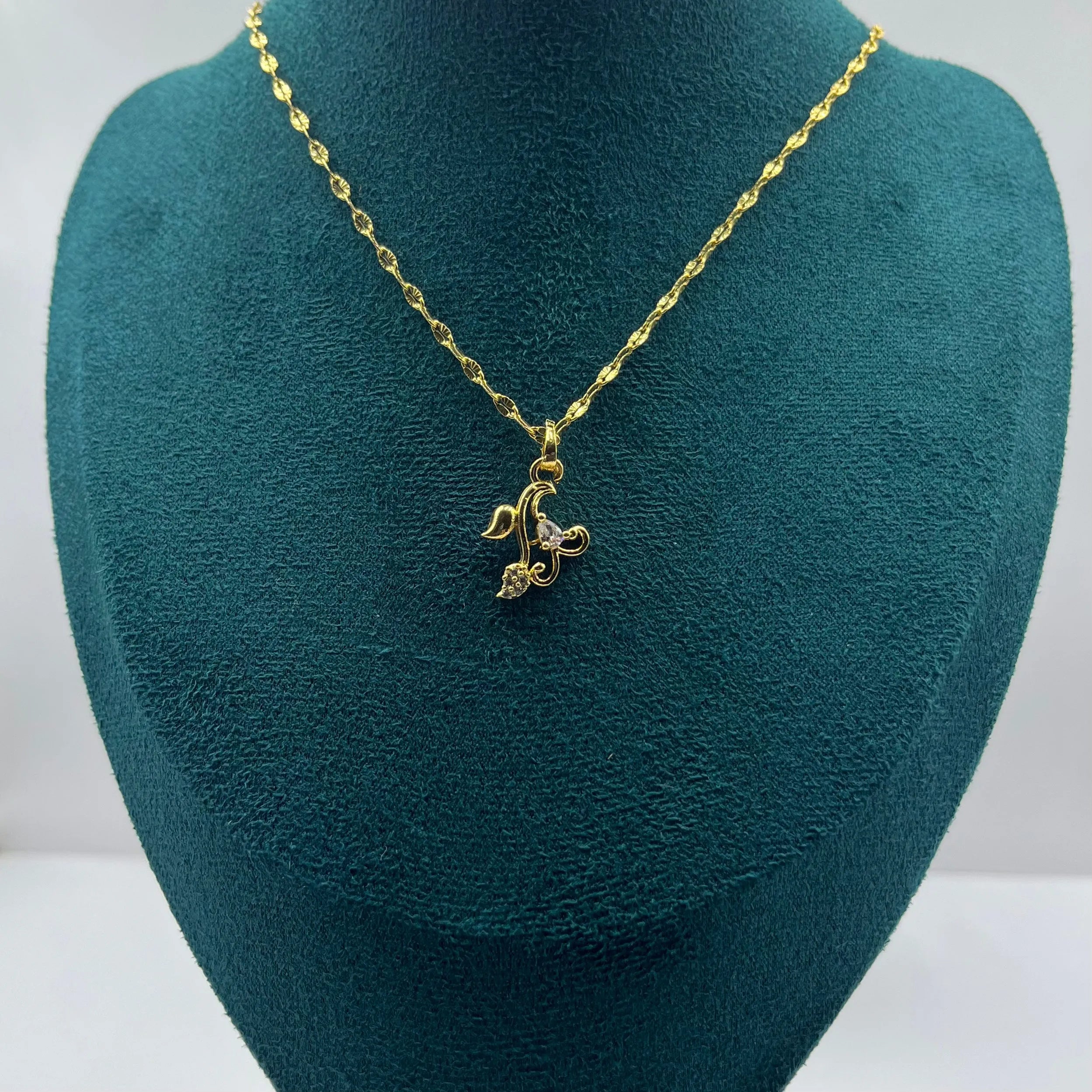 Abstract Floral Swirl Motif Pendant Necklace | 1g Gold Plated