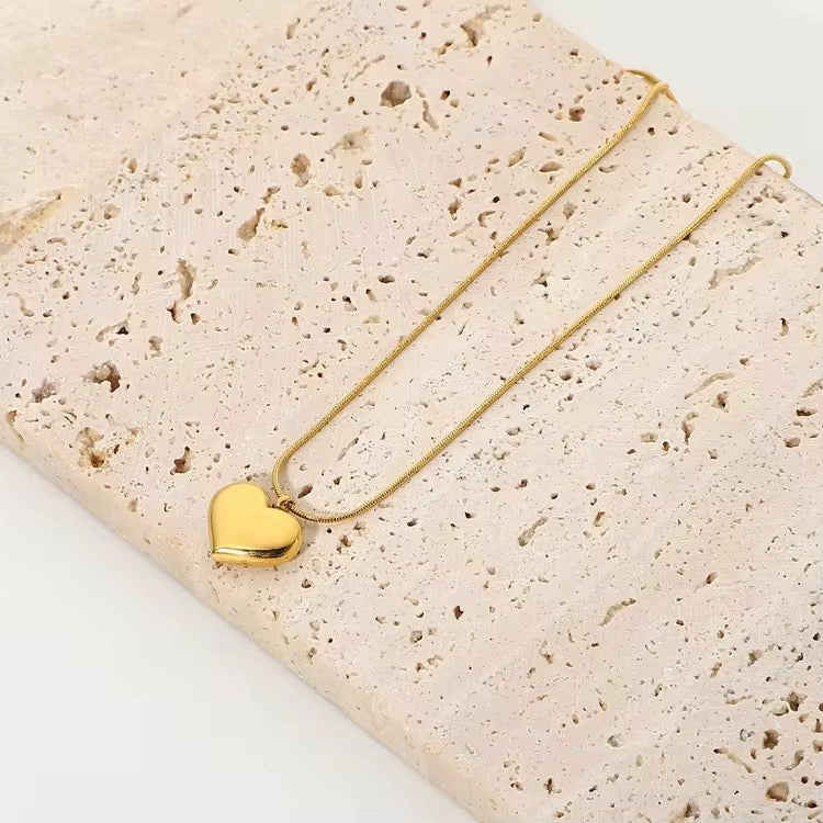Golden Embrace | Polished Heart Pendant on Sleek Snake Chain