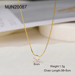 Solitaire Glow | Classic Gold Pendant with Sparkling Zircon Center