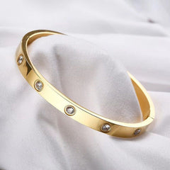 Eternal Radiance | Crafted in Gold, Adorned with Light